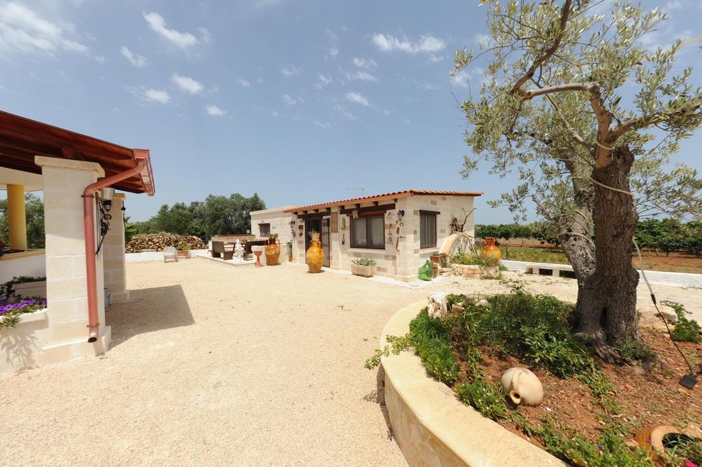 טורה סנטה סאבינה B&B Il Giardino Degli Ulivi מראה חיצוני תמונה